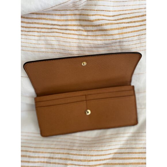 Michael Kors Classic Gold Hardware Wallet - Picture 3 of 6